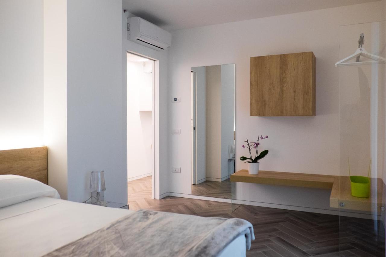 Ferienwohnung Terrazze Dei Tigli Riva del Garda Exterior foto